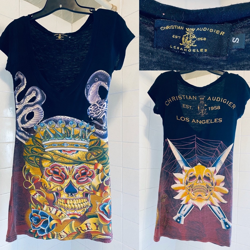 Christian Audigier Short Sleeve VNeck T Shirt SzSM